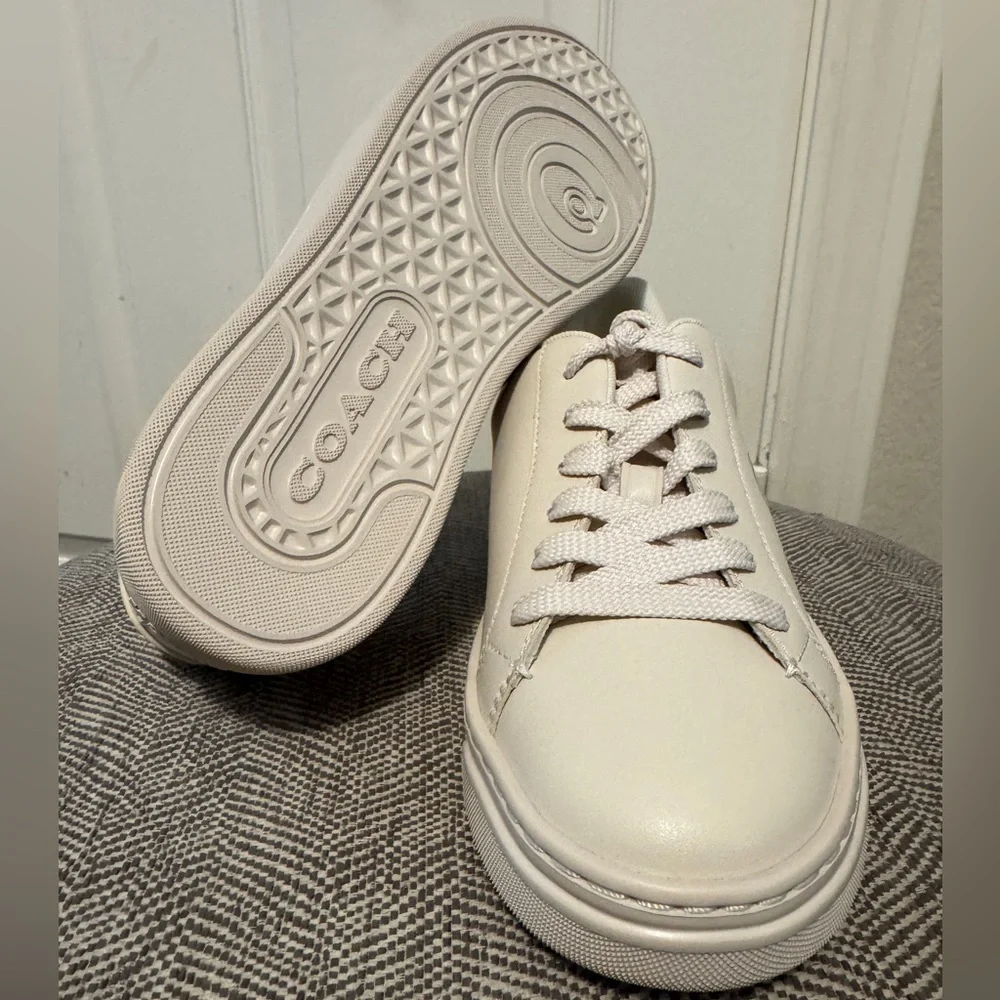 Coach High Line Sneaker with heart - NWT - Picture 5 of 5